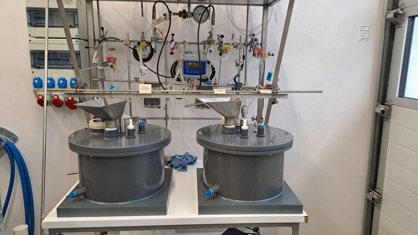 Maßgefertigte Druckbehälter Bautechnik Schweißkonstruktionen aus Polyvinylchlorid Kunststoffsystemen
