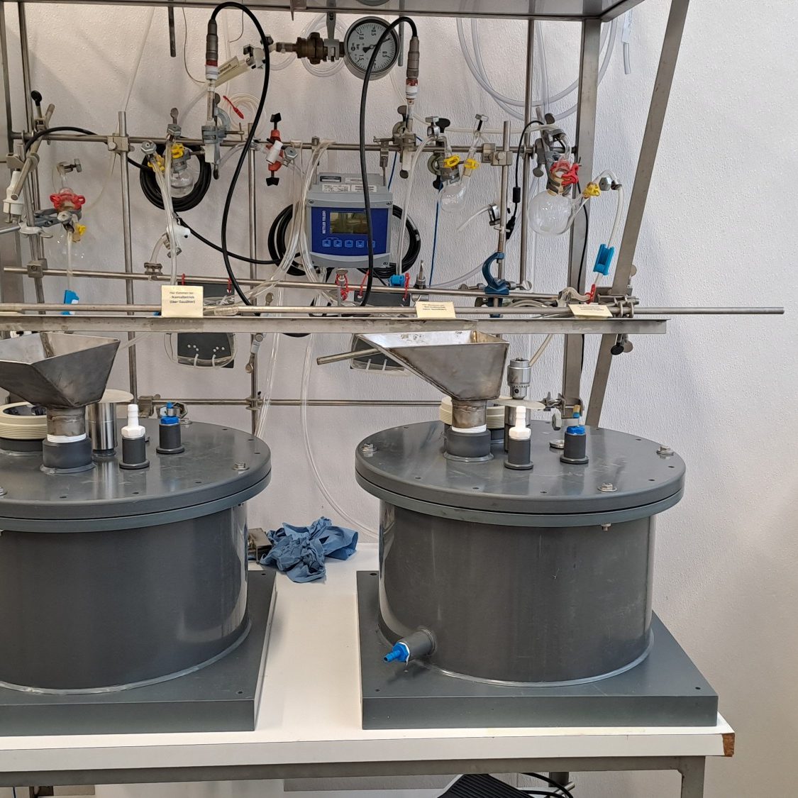 Maßgefertigte Druckbehälter Bautechnik Schweißkonstruktionen aus Polyvinylchlorid Kunststoffsystemen