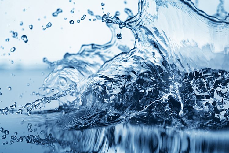 Reines Wasser H2O